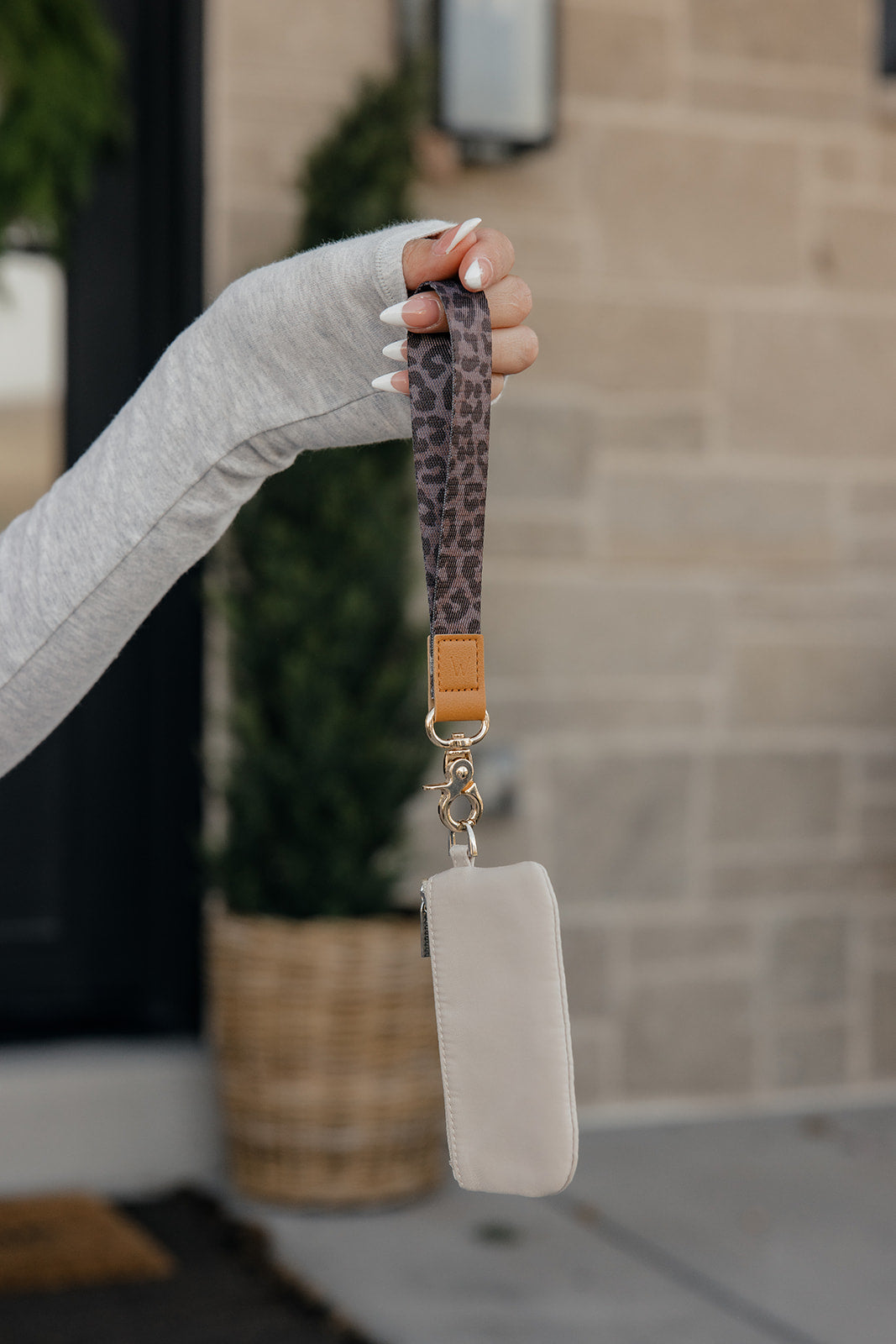 Almond Cream Small Zipper Pouch
