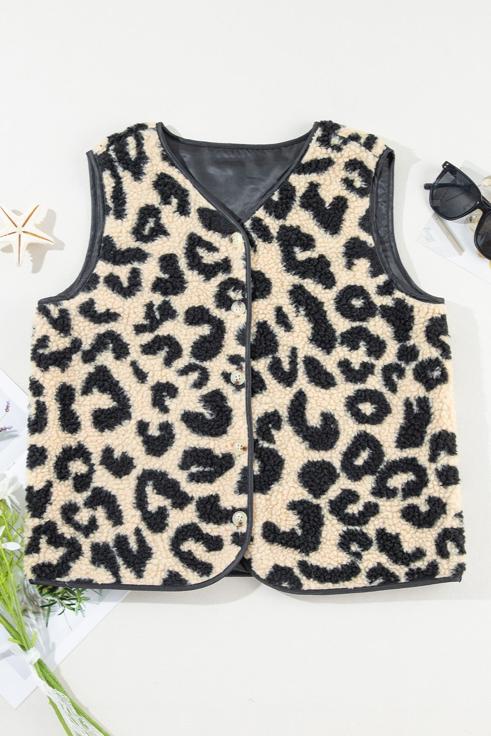 Leo Vest