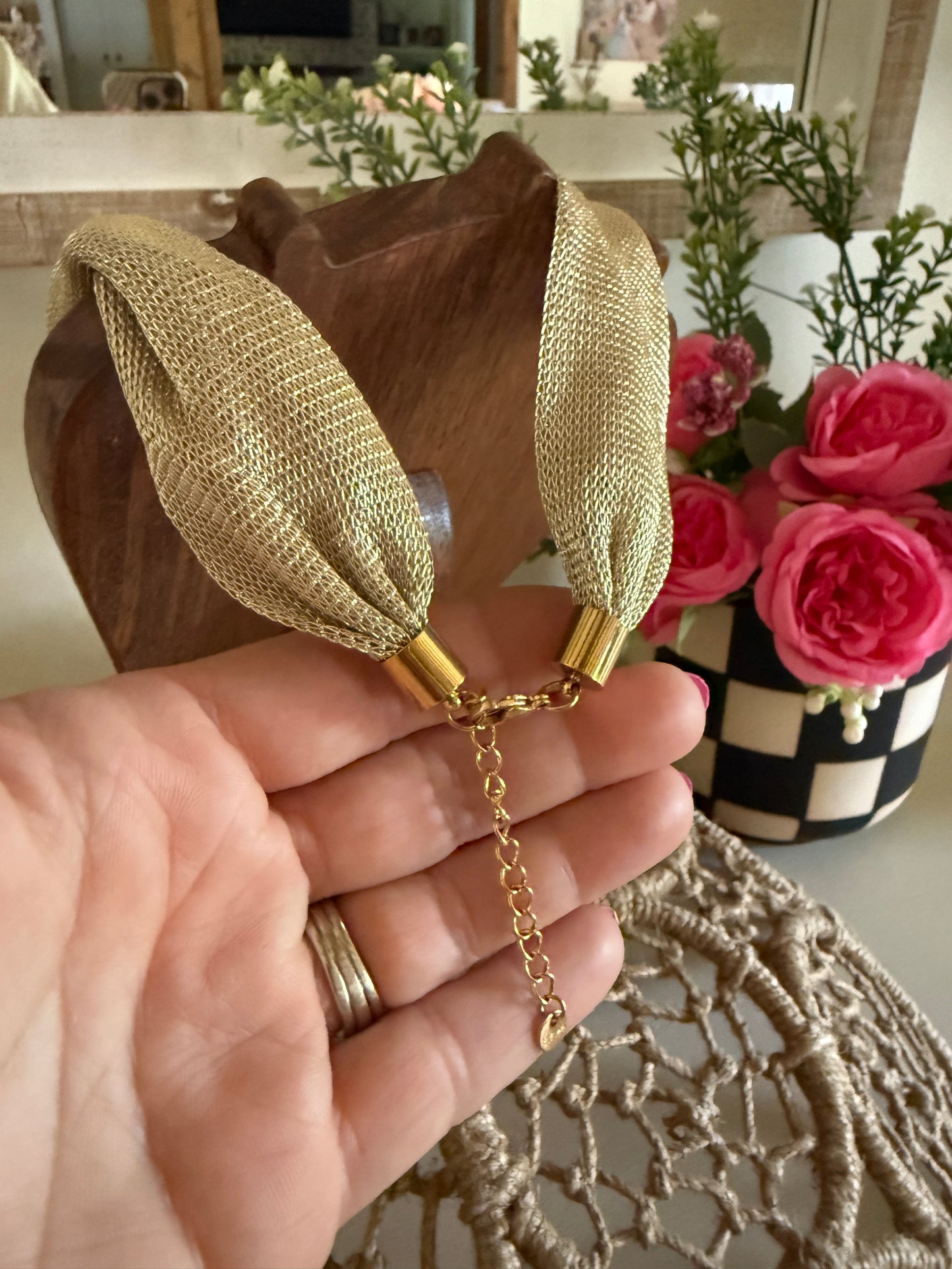 At The Cross Mesh Necklace Gold