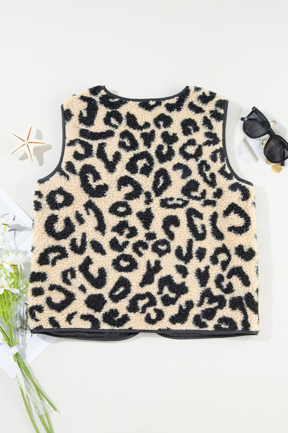 Leo Vest