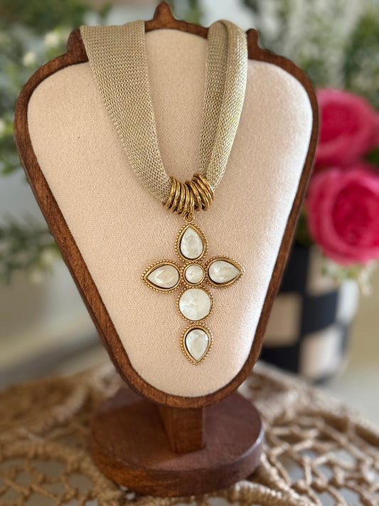 At The Cross Mesh Necklace Gold