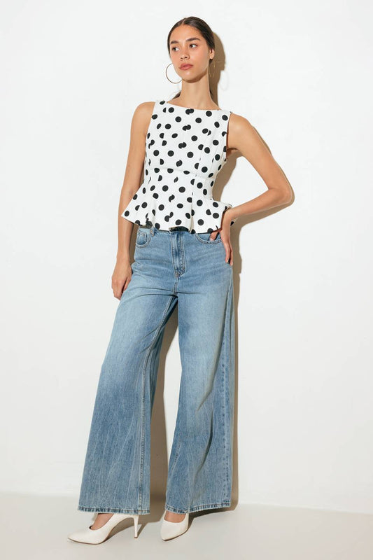 TONAL MOVE WHITE WOVEN TOP