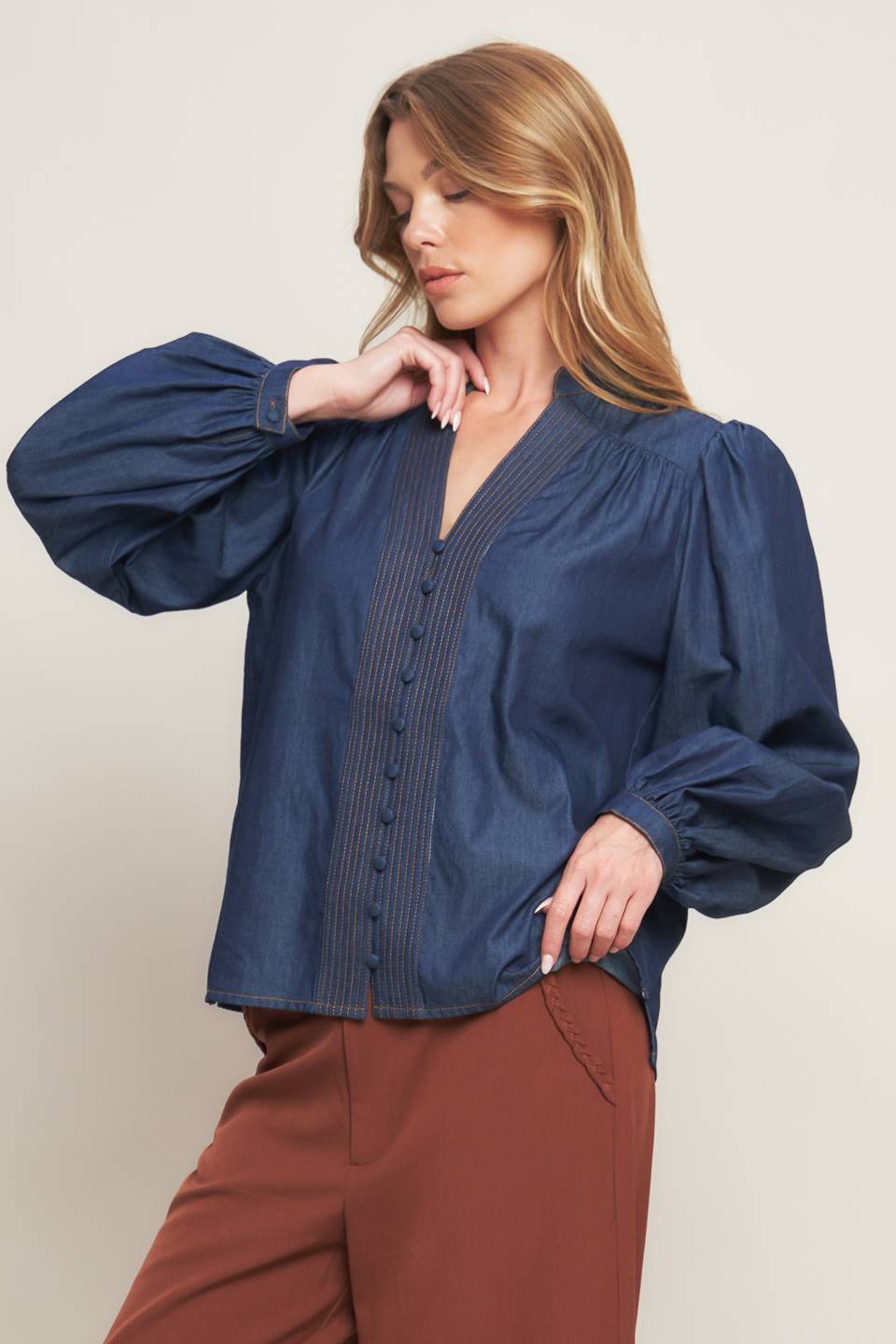 STITCH STORY LIGHTWEIGHT DENIM TOP