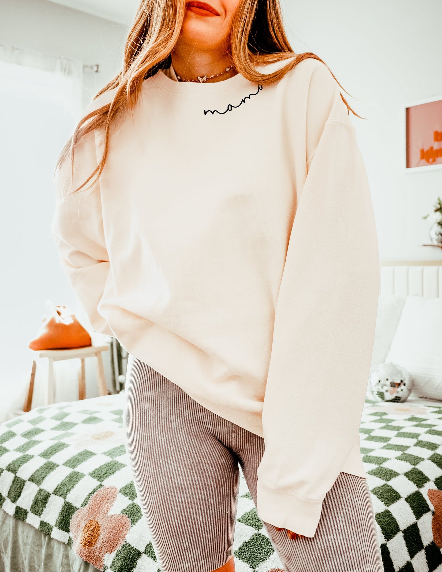 Mama heart Garment Dyed Comfort Colors Sweatshirt (Neck around)