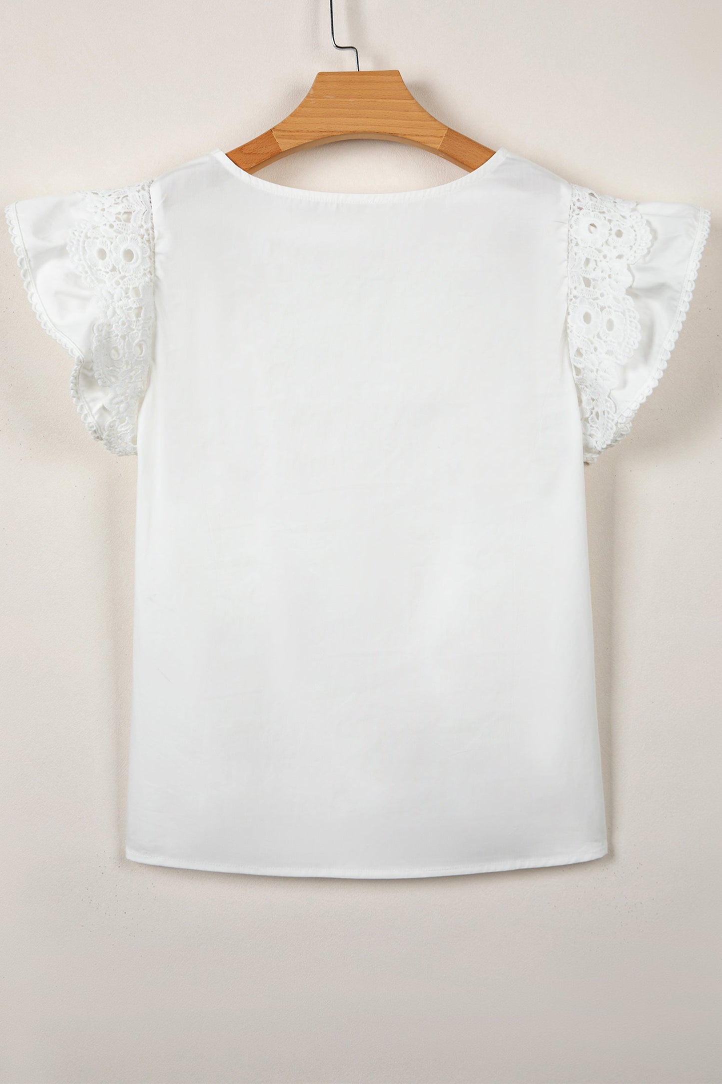 Lace Flutter Sleeve Pleated Round Neck Blouse